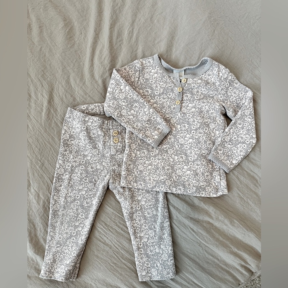 H&M ribbed Lavender with flower pattern set 9-12m.